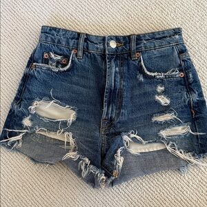 Zara The HW Short Distressed Denim Hi Rise